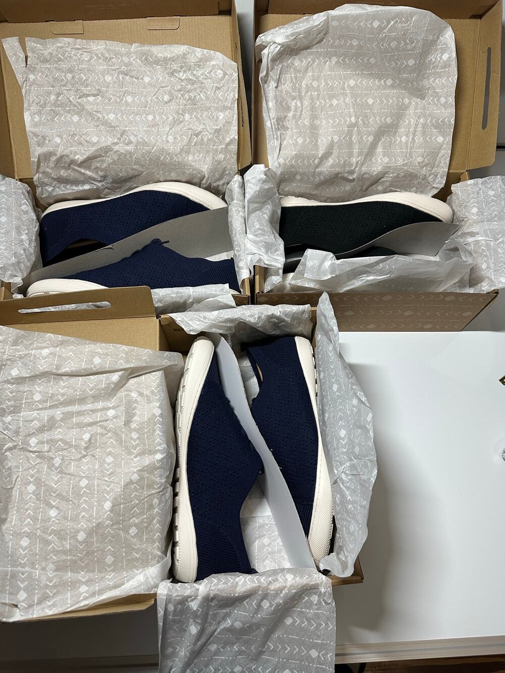 3 New NWT women zodiac 10 M Navy Blue classic fabric canvas walk flat walk shoes